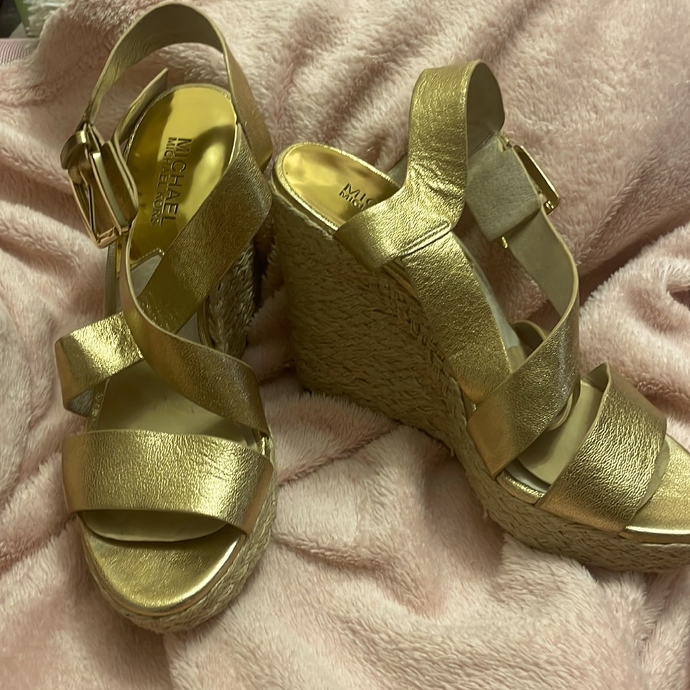 Size 8 gold Michael, Michael Kors wedges